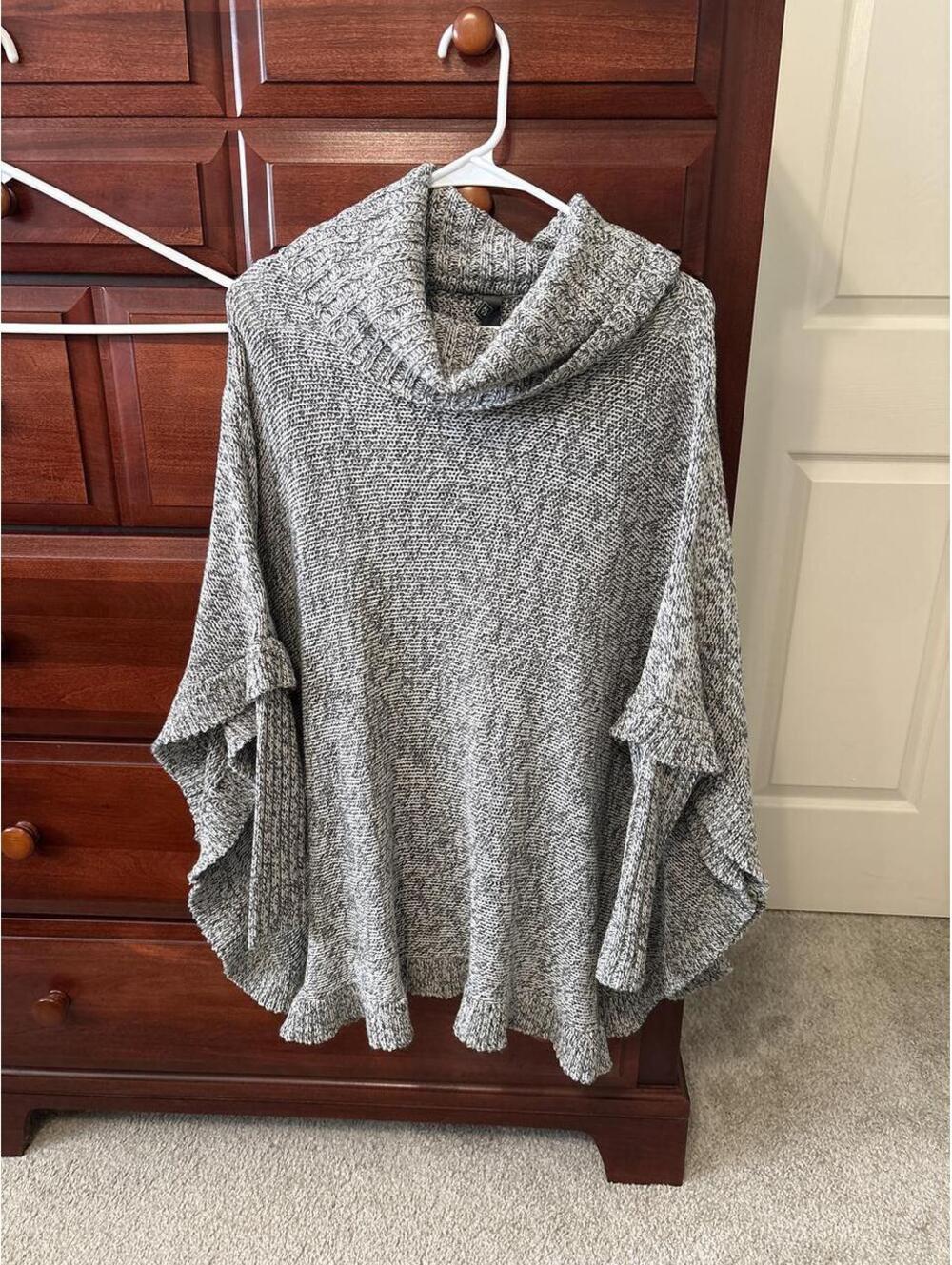 Alya Women's Grey Jumper
